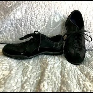 Sketchers relaxed fit memory foam size 6.5